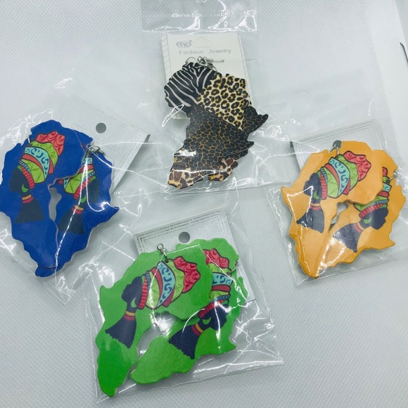 Earring $9 each plus shipping - Picture 3 of 5